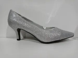 Easy Street Women's Chiffon Pointec Toe  Pump Silver Glitter Size 6.5 Pair Of Shoes