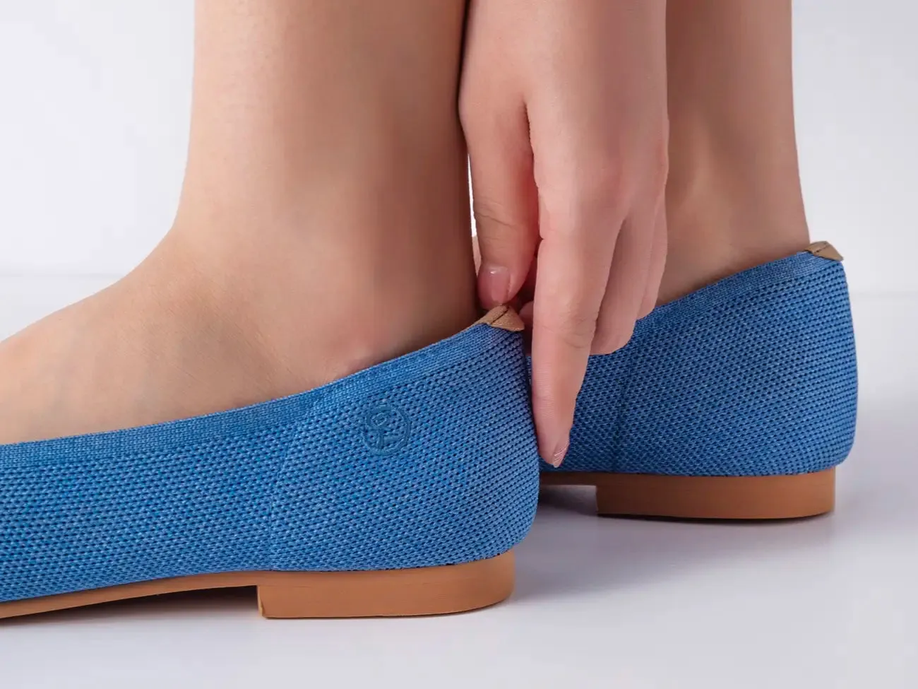 Una Flats | Square-Toe V-Cut