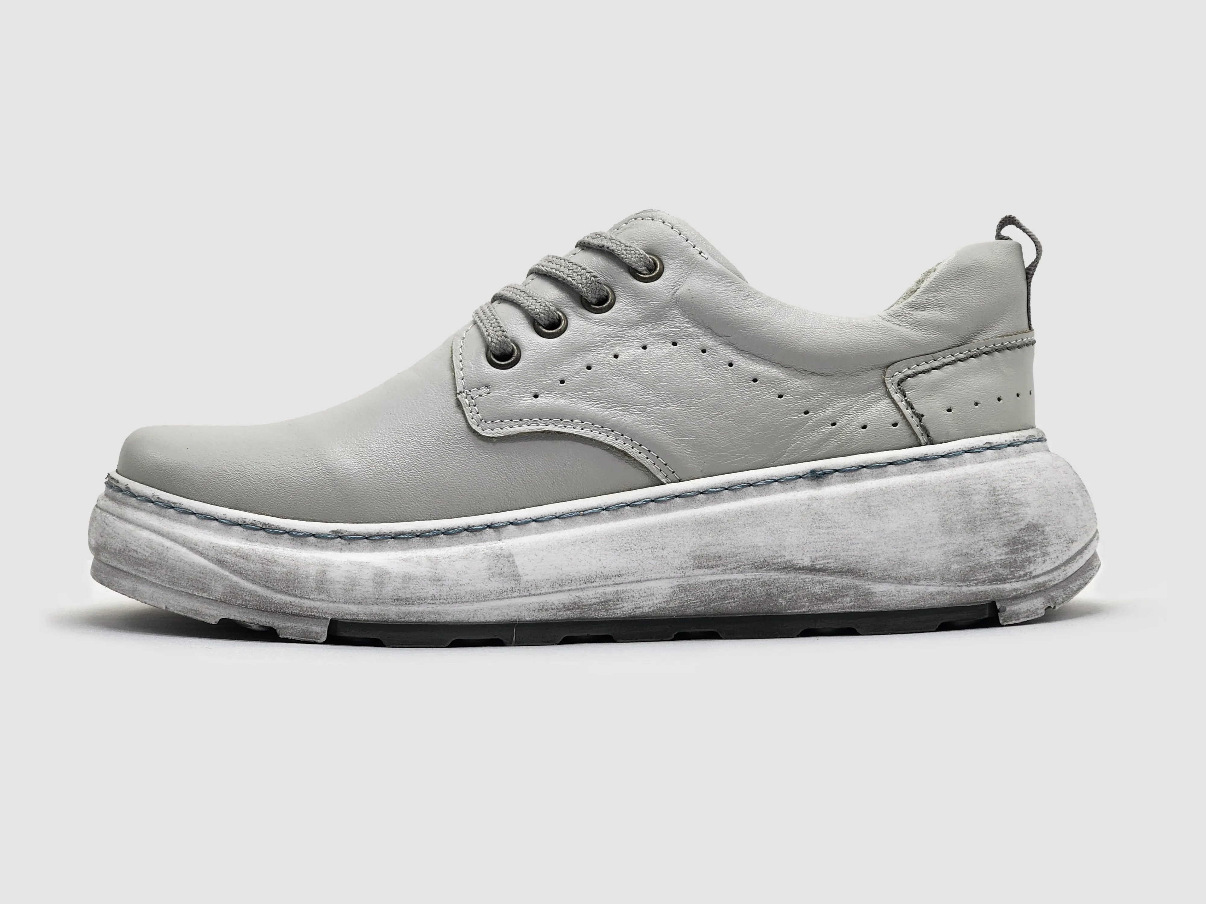 Women's Retro Leather Shoes - Grey